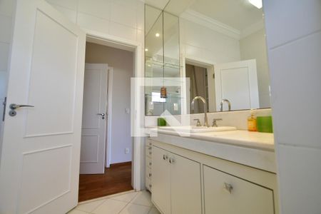 Casa de condomínio para alugar com 650m², 5 quartos e 4 vagasBanheiro 5 - Suíte