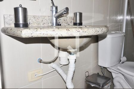 Casa à venda com 173m², 3 quartos e 3 vagasBanheiro Social