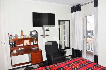 Casa à venda com 173m², 3 quartos e 3 vagasQuarto 01 com Suíte e Varanda