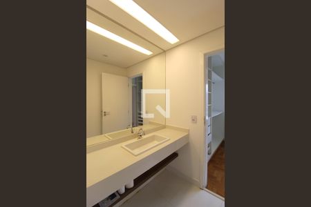 Apartamento para alugar com 90m², 2 quartos e sem vagaBanheiro da Suíte