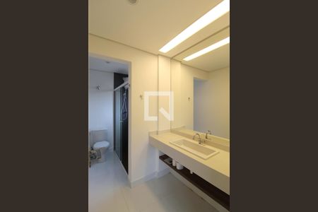 Apartamento para alugar com 90m², 2 quartos e sem vagaBanheiro da Suíte