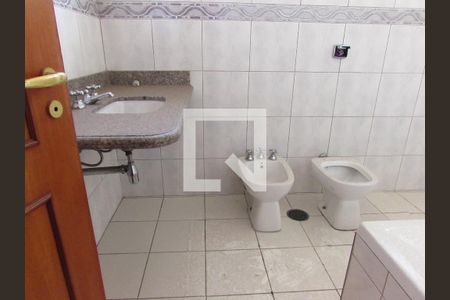 Apartamento para alugar com 254m², 4 quartos e 4 vagasBanheiro da Suíte 2