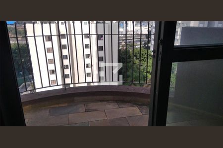 Apartamento para alugar com 254m², 4 quartos e 4 vagasVista