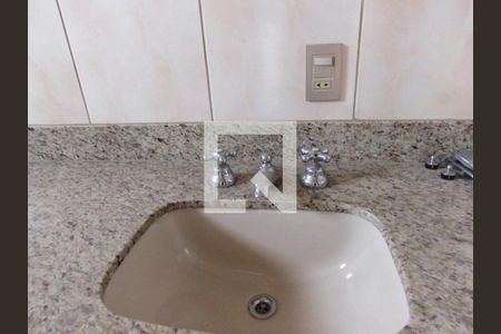 Apartamento para alugar com 254m², 4 quartos e 4 vagasBanheiro da Suíte 1