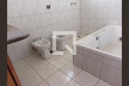 Apartamento para alugar com 254m², 4 quartos e 4 vagasBanheiro da Suíte 2
