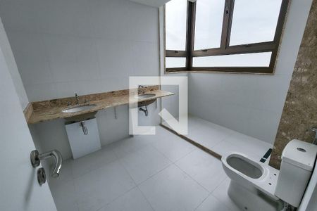 Apartamento à venda com 148m², 4 quartos e 1 vagaBanheiro da Suíte 3