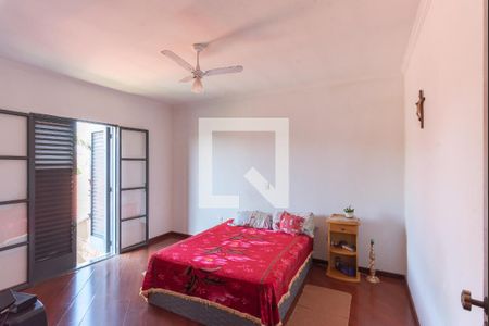 Casa à venda com 250m², 4 quartos e 4 vagasCasa 2- Suíte