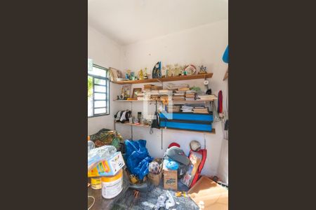 Casa à venda com 250m², 4 quartos e 4 vagasCasa 2- Quarto de Serviço