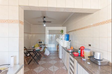 Casa à venda com 250m², 4 quartos e 4 vagasCasa 2- Cozinha
