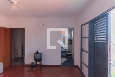 Casa à venda com 250m², 4 quartos e 4 vagasCasa 2- Suíte