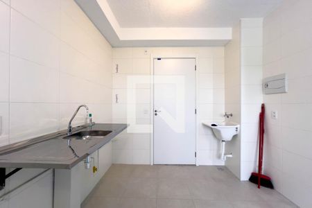 Apartamento à venda com 32m², 2 quartos e 1 vaga Apartamento à venda com 32m², 2 quartos e 1 vagaSala e cozinha