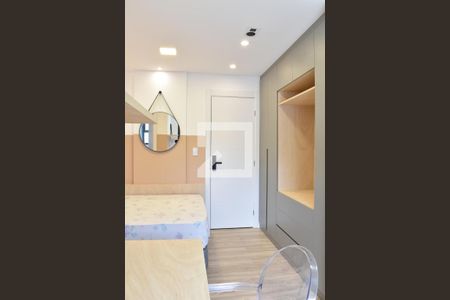 Quarto de kitnet/studio para alugar com 1 quarto, 17m² em Água Verde, Curitiba