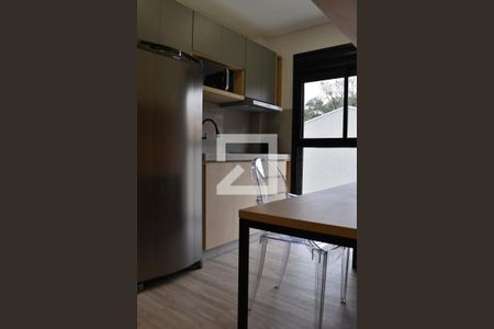 Cozinha de kitnet/studio para alugar com 1 quarto, 17m² em Água Verde, Curitiba