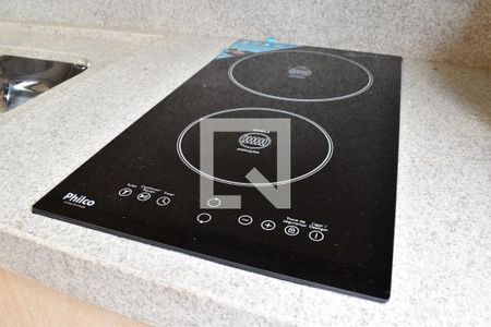 Cozinha de kitnet/studio para alugar com 1 quarto, 17m² em Água Verde, Curitiba