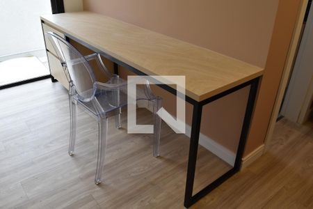 Cozinha de kitnet/studio para alugar com 1 quarto, 17m² em Água Verde, Curitiba