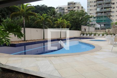 Apartamento à venda com 160m², 3 quartos e 2 vagasÁrea comum - Piscina