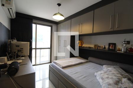 Apartamento à venda com 160m², 3 quartos e 2 vagasSuíte 2