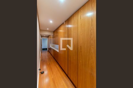 Apartamento à venda com 300m², 3 quartos e 4 vagasCorredor