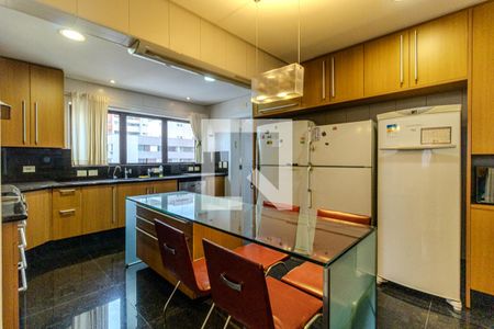 Apartamento à venda com 300m², 3 quartos e 4 vagasCozinha