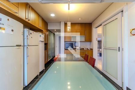 Apartamento à venda com 300m², 3 quartos e 4 vagasCozinha