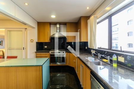 Apartamento à venda com 300m², 3 quartos e 4 vagasCozinha