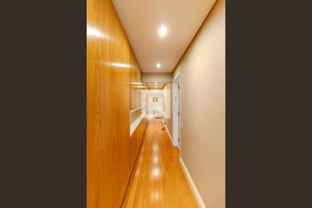 Apartamento à venda com 300m², 3 quartos e 4 vagasCorredor