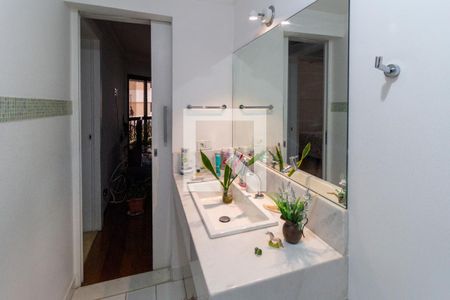 Apartamento à venda com 76m², 2 quartos e 1 vaga Apartamento à venda com 76m², 2 quartos e 1 vagaBanheiro Social