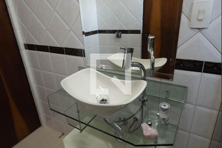 Casa à venda com 300m², 4 quartos e 5 vagasBanheiro Integrado