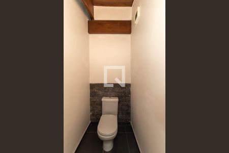 Casa à venda com 300m², 4 quartos e 5 vagasLavabo da Área Gourmet