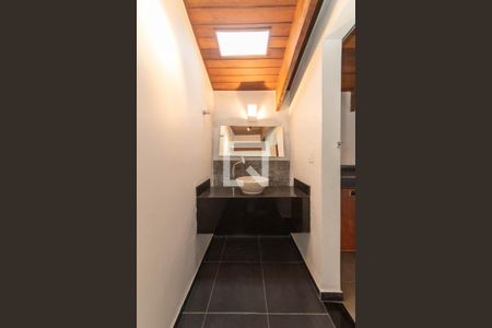 Casa à venda com 300m², 4 quartos e 5 vagasLavabo da Área Gourmet