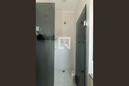 Casa à venda com 300m², 4 quartos e 5 vagasBanheiro da Suíte 2