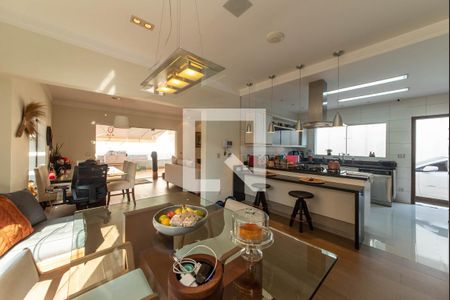 Sala de casa à venda com 4 quartos, 300m² em Cursino, São Paulo