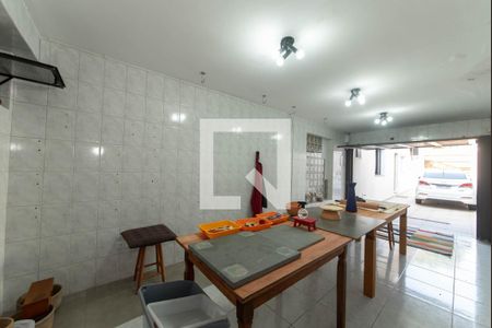 Casa à venda com 300m², 4 quartos e 5 vagasÁteliê - Garagem Coberta