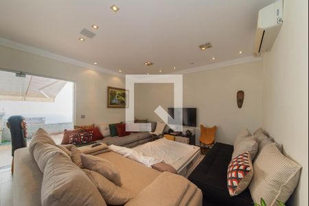 Sala de casa à venda com 4 quartos, 300m² em Cursino, São Paulo