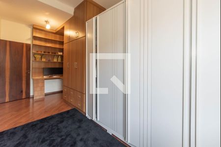 Casa à venda com 300m², 4 quartos e 5 vagasSuíte 2