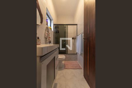 Casa à venda com 300m², 4 quartos e 5 vagasBanheiro da Suíte 1