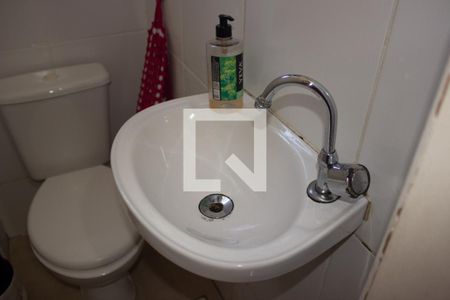 Casa de condomínio à venda com 67m², 2 quartos e 1 vagaBanheiro 1