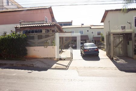 Casa de condomínio à venda com 67m², 2 quartos e 1 vagaFachada e portaria