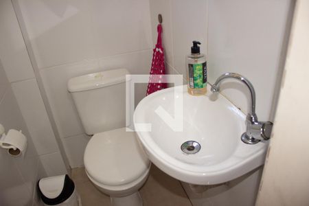 Casa de condomínio à venda com 67m², 2 quartos e 1 vagaBanheiro 1