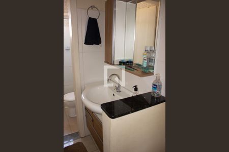 Casa de condomínio à venda com 67m², 2 quartos e 1 vagaBanheiro 2