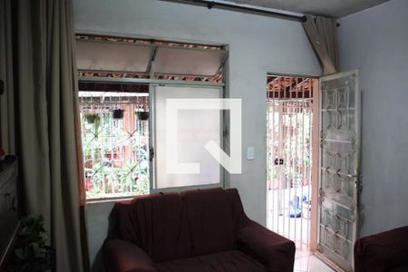 Casa à venda com 120m², 2 quartos e 1 vagaSala