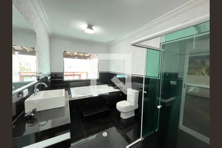 Casa à venda com 270m², 2 quartos e 2 vagasBanheiro da Suíte 2