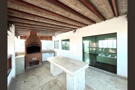 Casa à venda com 270m², 2 quartos e 2 vagasChurrasqueira