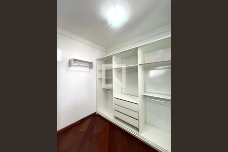 Casa à venda com 270m², 2 quartos e 2 vagasCloset da Suíte 2