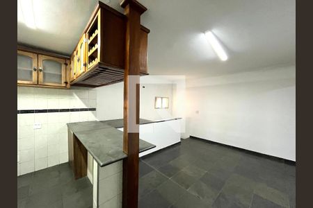 Casa à venda com 270m², 2 quartos e 2 vagasCozinha