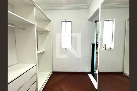Casa à venda com 270m², 2 quartos e 2 vagasCloset da Suíte 2