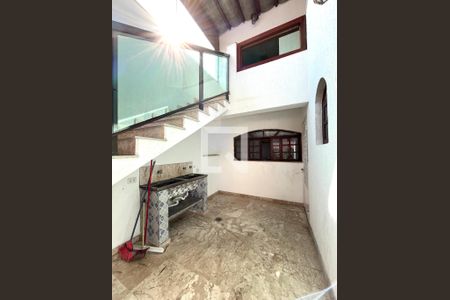 Casa à venda com 270m², 2 quartos e 2 vagasÁrea de Serviço