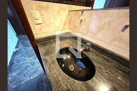 Casa à venda com 270m², 2 quartos e 2 vagasBanheiro da Suíte 1