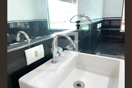 Casa à venda com 270m², 2 quartos e 2 vagasBanheiro da Suíte 2