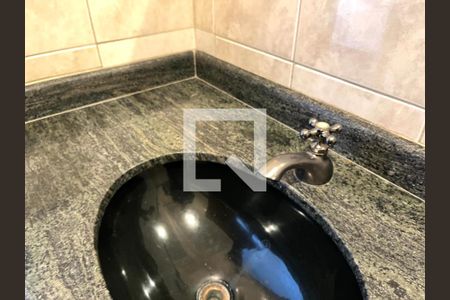 Casa à venda com 270m², 2 quartos e 2 vagasBanheiro da Suíte 1